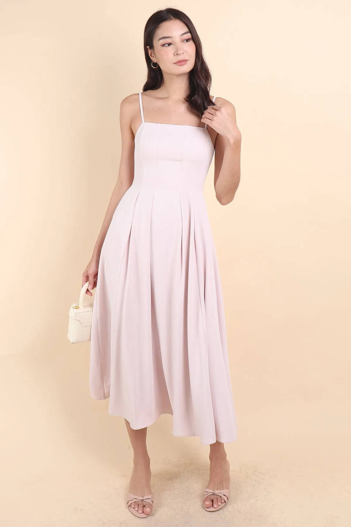 ENCHATE PLEATED MAXI DRESS IN PINK