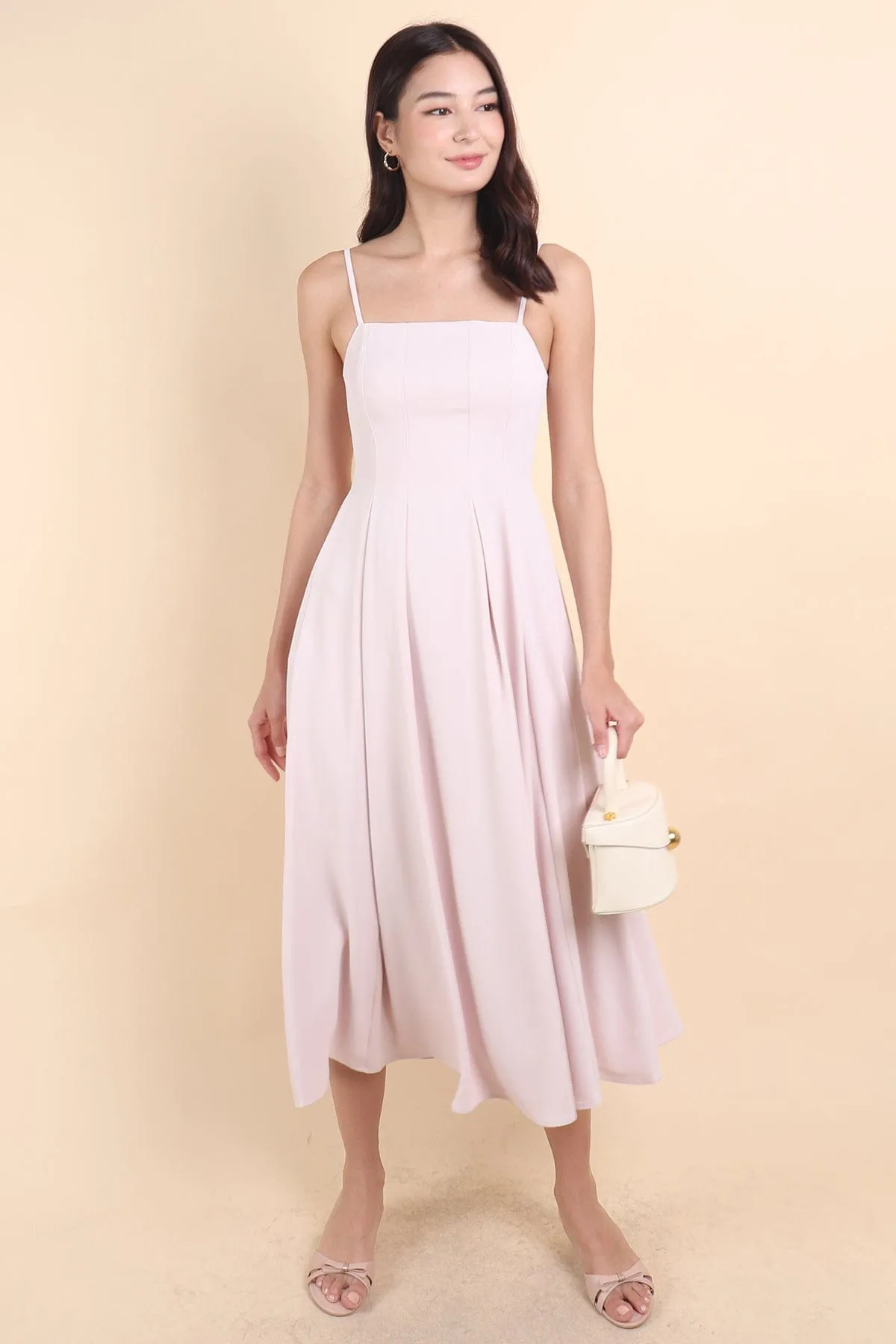 ENCHATE PLEATED MAXI DRESS IN PINK