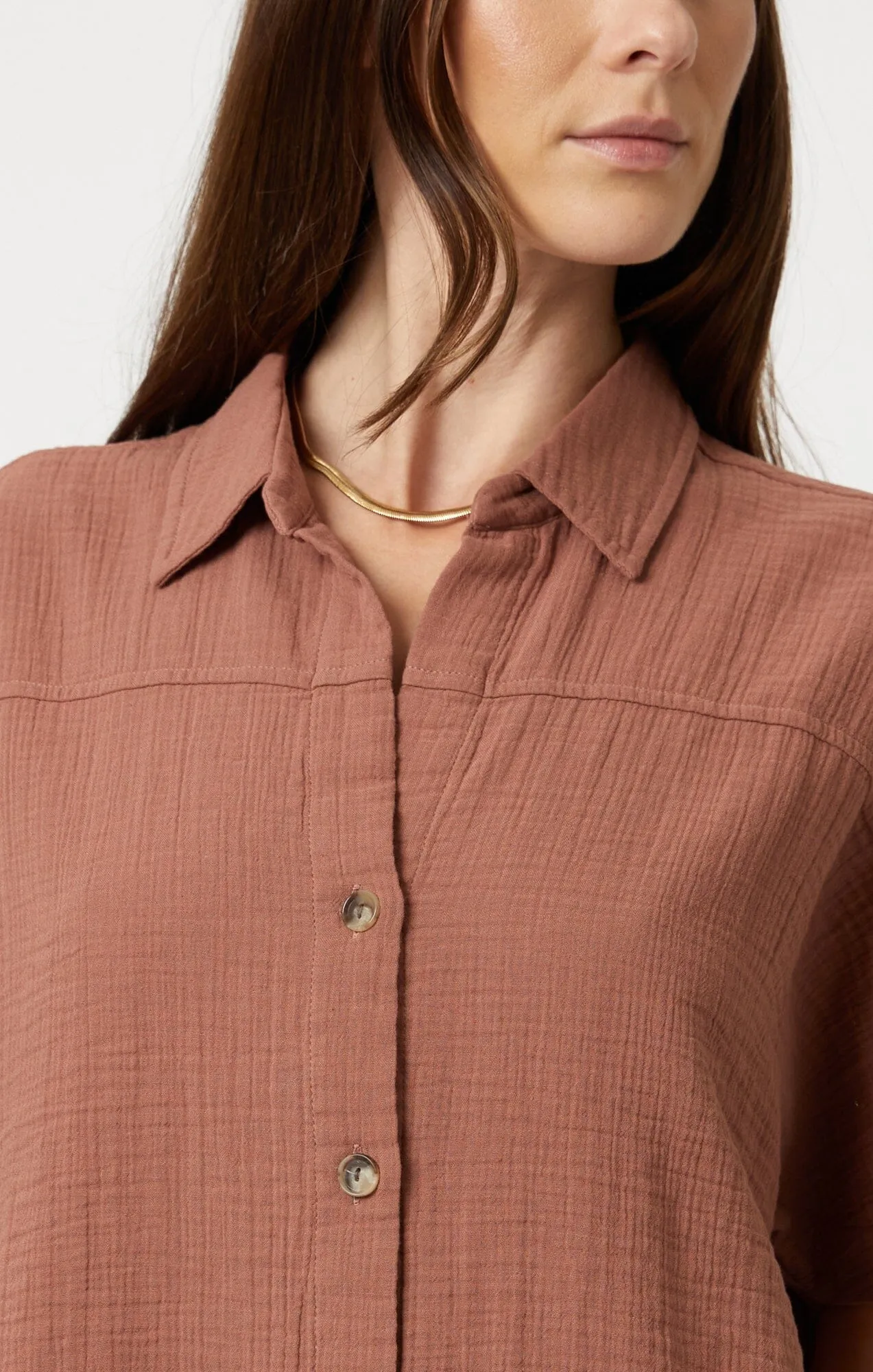 GAUZE SHORT SLEEVE SHIRT IN BROWNIE