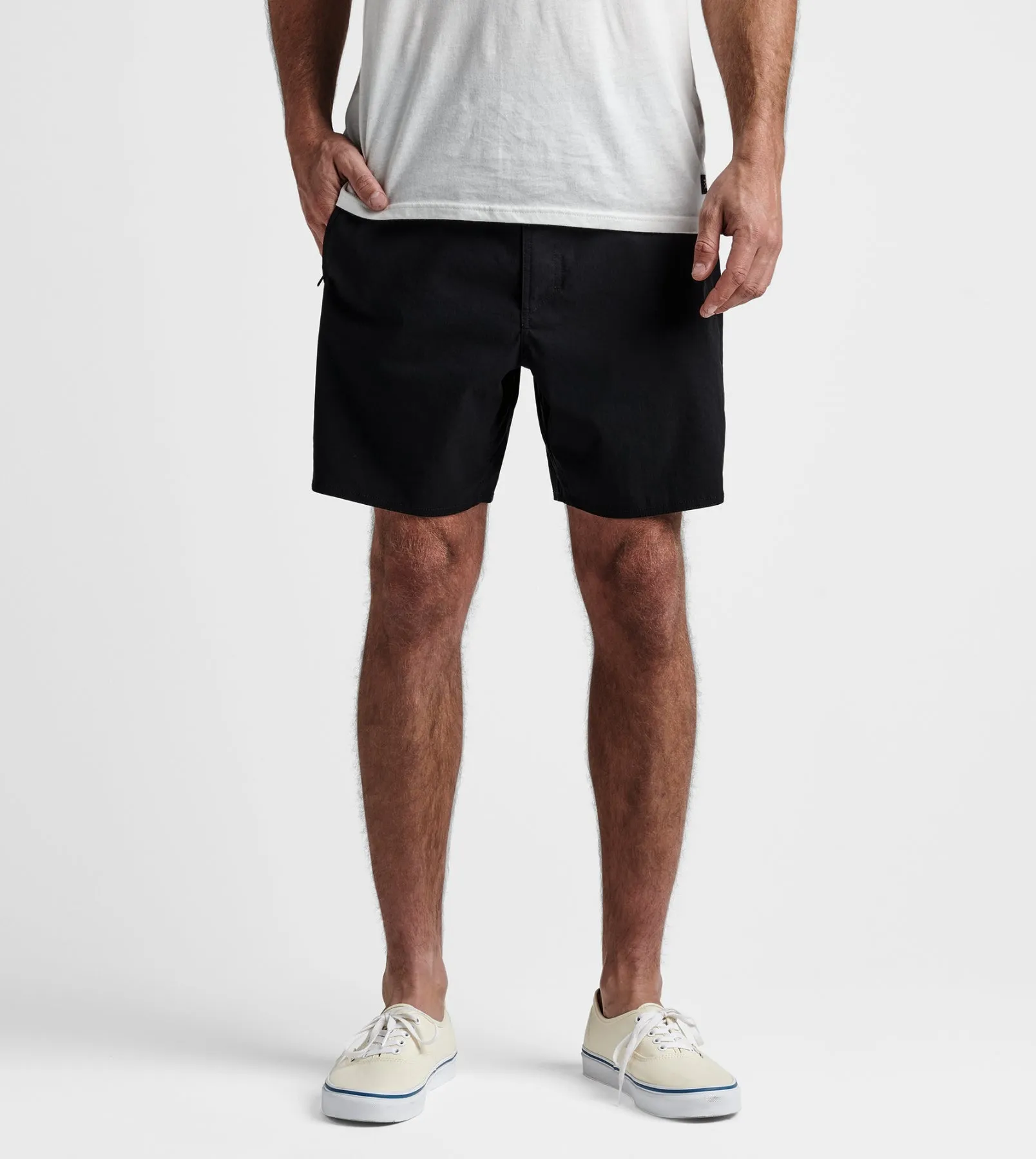 Layover Trail Shorts 17"