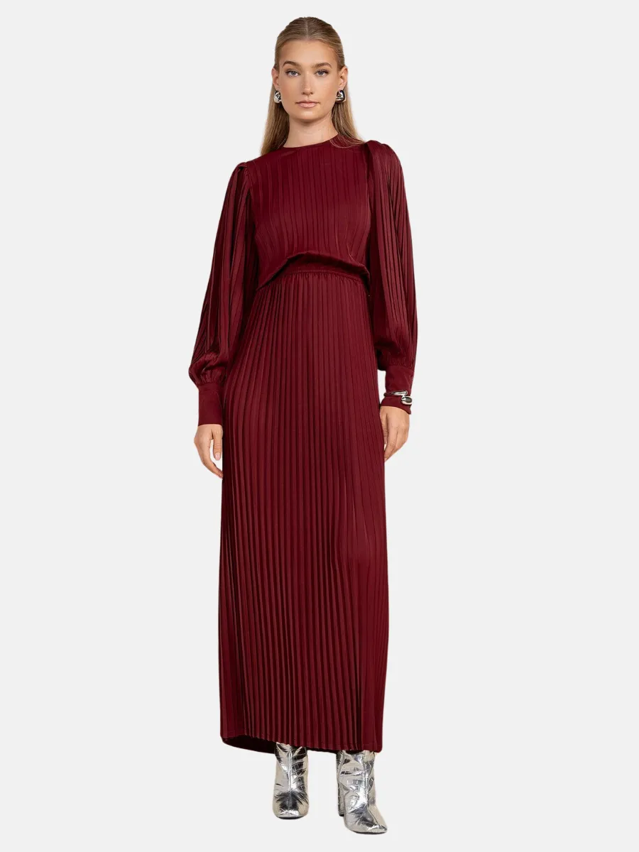 Noire Dress in Cranberry