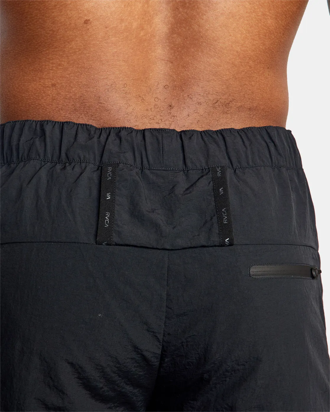 Outsider 17" Packable Shorts - Black